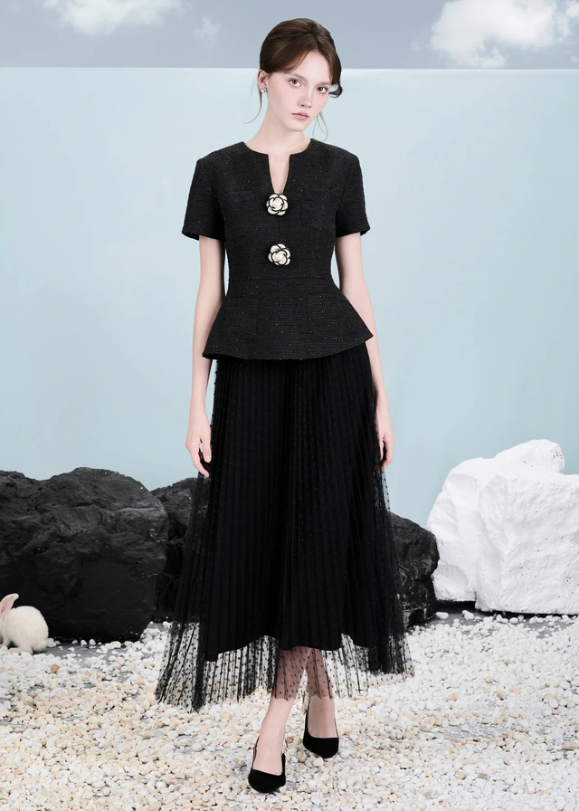 Diện áo vest mùa hè trẻ trung đến ngỡ ngàng-1.webp