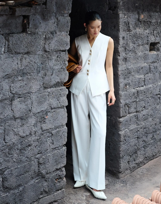 Diện áo vest mùa hè trẻ trung đến ngỡ ngàng-7.webp