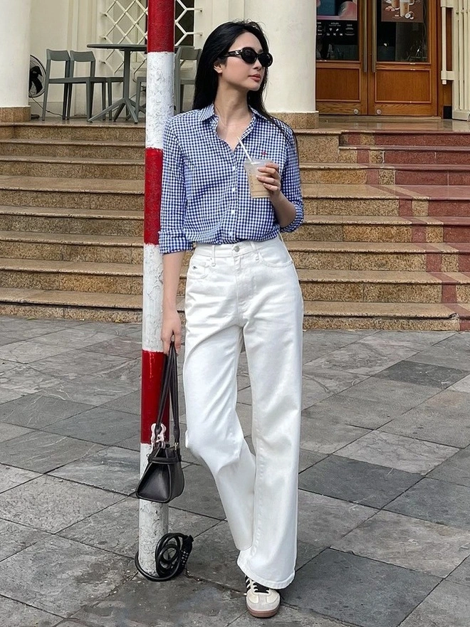 Diện mạo tươi trẻ nổi bật cùng quần jeans và sơ mi họa tiết Gingham-3.webp