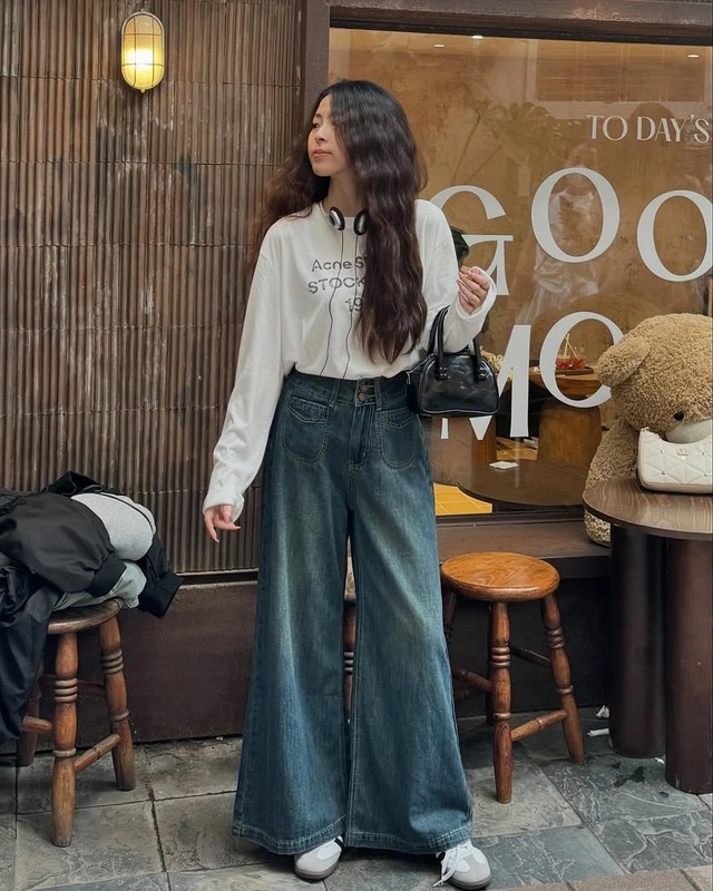 Diện quần jeans ống loe cho thời trang mùa hè sành điệu hơn bao giờ hết-9.webp