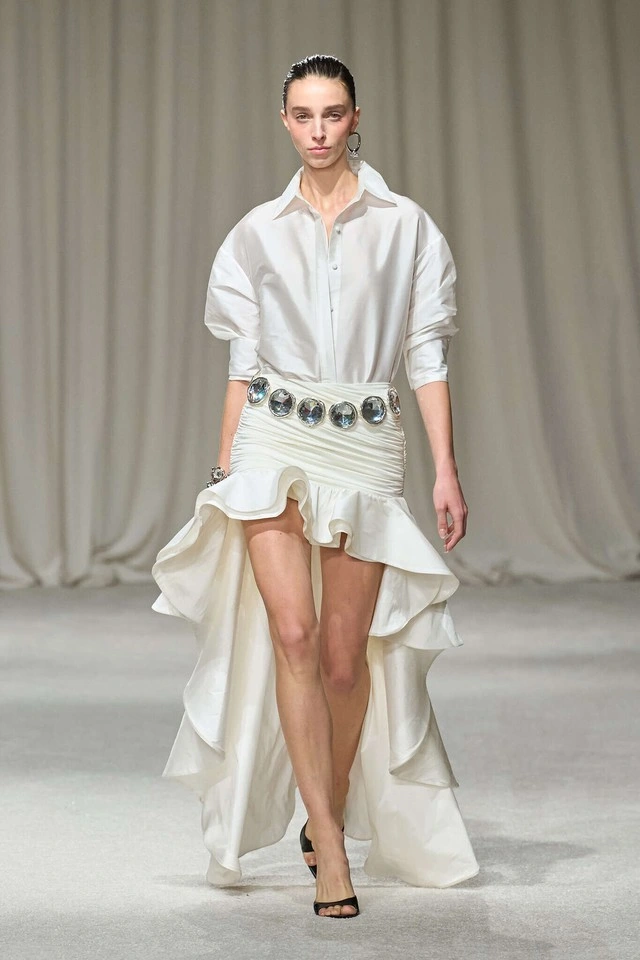 Giúp nàng sang trọng sành điệu với các gam màu trung tính-1.webp