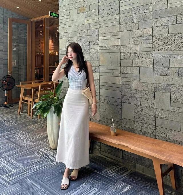 Hóa nàng thơ với áo yếm cổ chữ V-8.webp