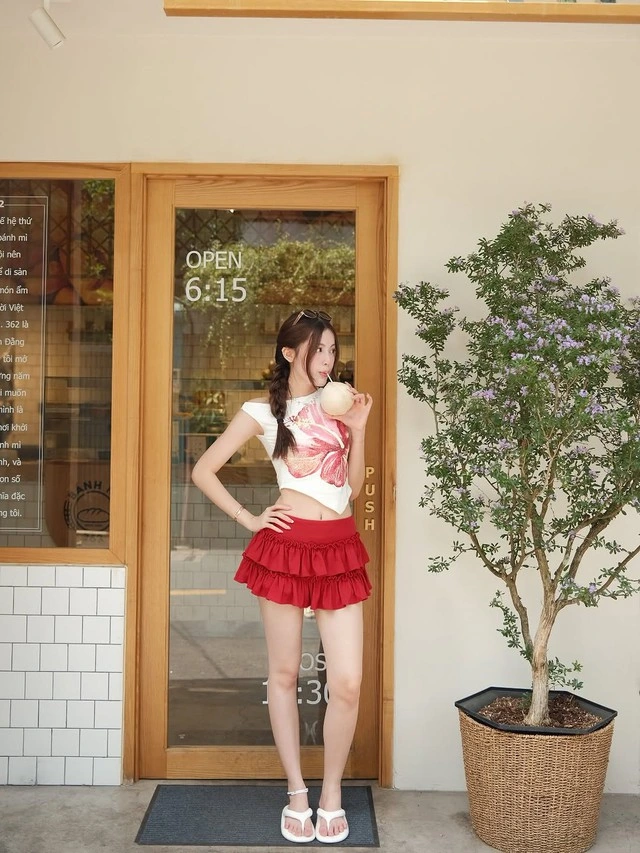 Hóa thành bản tình ca mùa thu với chân váy xếp tầng-3.webp