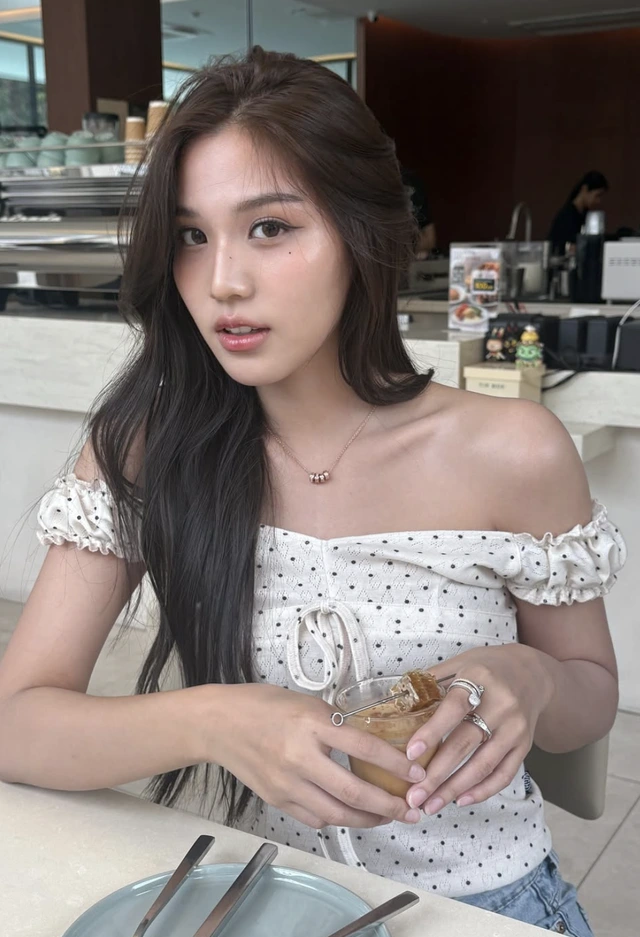 Họa tiết chấm bi trẻ trung bí quyết giúp nàng ăn gian tuổi hiệu quả-2.webp