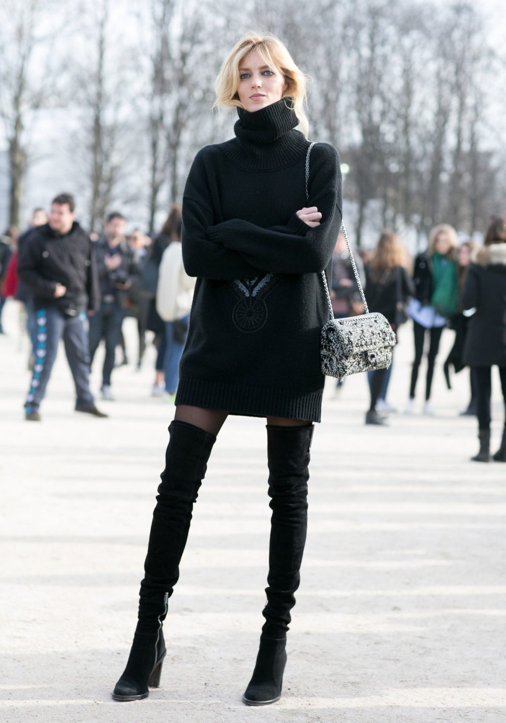 Hóa tiểu thư với 20 mẫu váy len dẫn đầu xu hướng mùa lễ hội-1.jpg