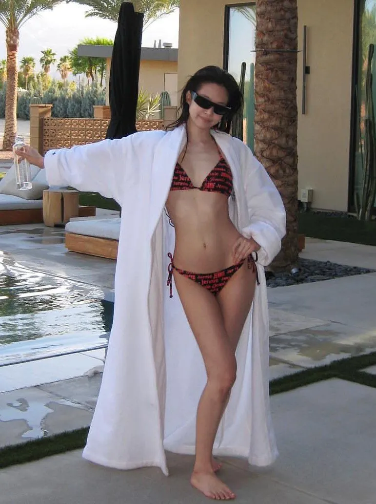 ITgirl Summer 2025 Lee Hyeri Jennie Dua Lipa diện bikini gì Hè này-9.webp