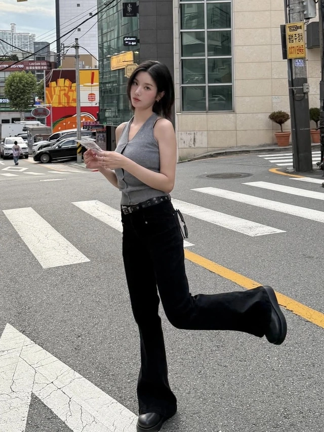 Lên đồ với màu đen tối giản nhưng không nhàm chán-4.webp