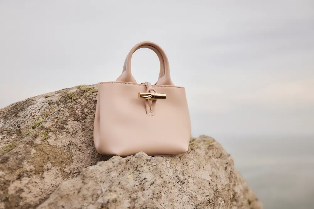 Longchamp đẩy mạnh trải nghiệm mua sắm Ra mắt website chính thức tại Việt Nam-1.webp