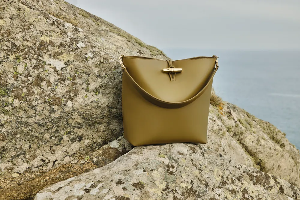 Longchamp đẩy mạnh trải nghiệm mua sắm Ra mắt website chính thức tại Việt Nam-2.webp