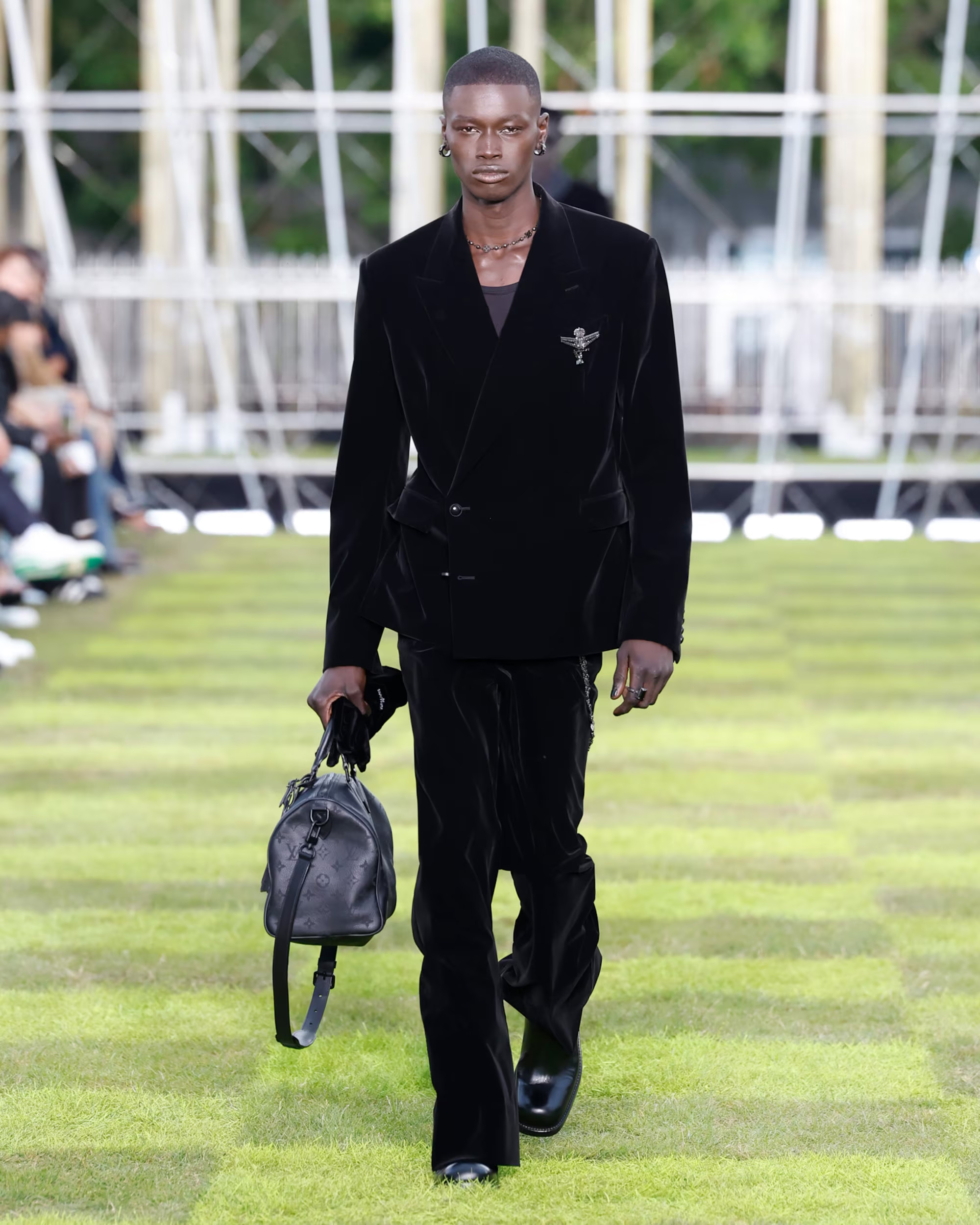 Louis Vuitton Men XuânHè 2025 Nối vòng tay lớn-2.jpg