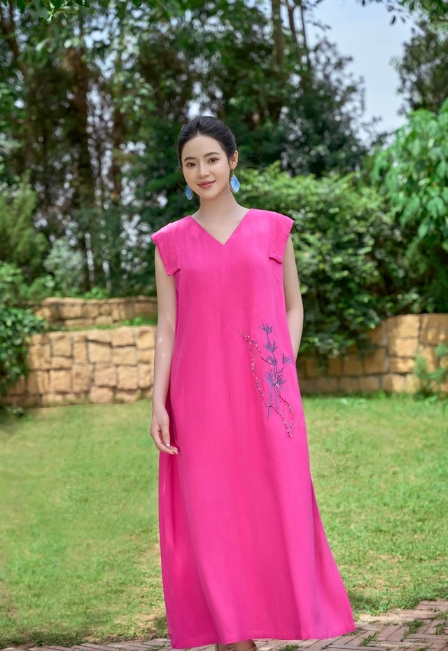 Mặc trang phục từ vải linen để mùa hè thêm tươi mát thanh thoát-3.webp