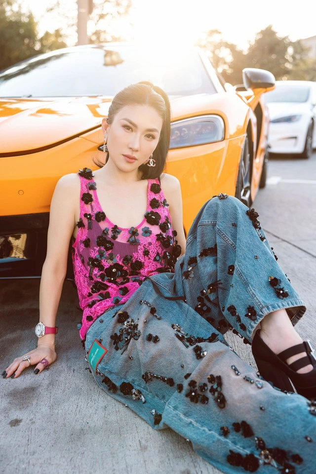 Mini dress điểm nhấn thời thượng cho thời trang couture đường phố-7.webp