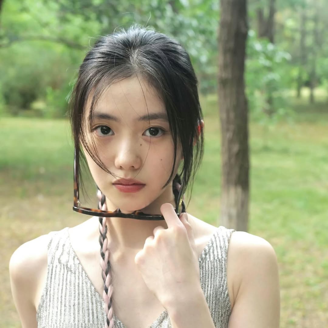 Mưu nữ lang thế hệ mới Lưu Hạo Tồn và tủ đồ nàng thơ-8.jpg