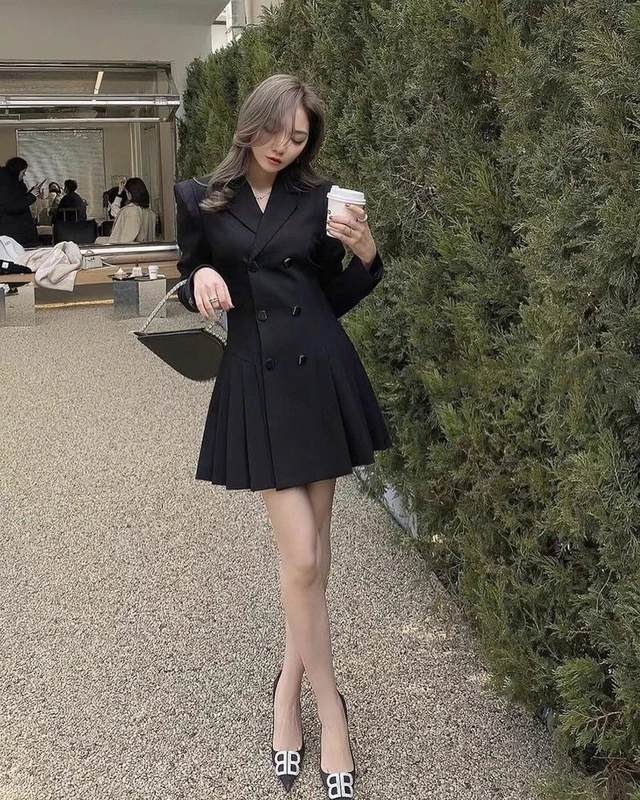 Nâng tầm diện mạo chuyên nghiệp cuốn hút với váy vest-5.webp