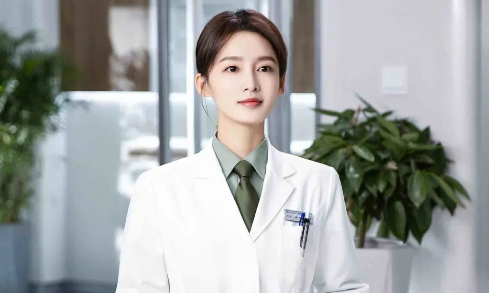 Ngắm nhìn nhan sắc vượt thời gian của Lý Thấm qua từng vai diễn-3.webp