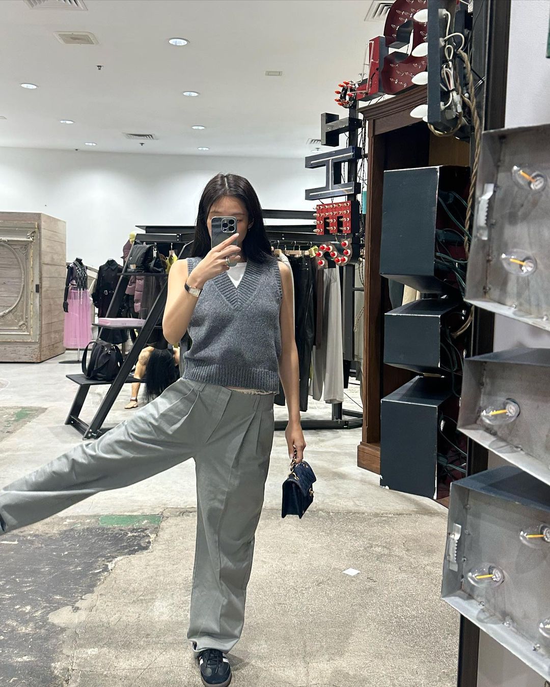 Ngôi sao sáng của mùa Thu gọi tên áo ghi lê len sành điệu-2.jpg