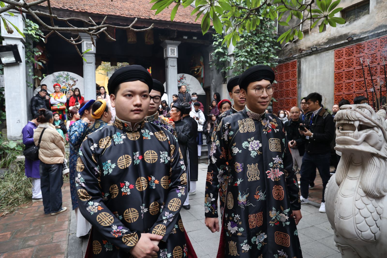 Người trẻ Việt Nam Yêu Lại Cổ Phục-5.jpg