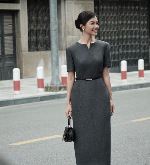 Những bộ cánh tối giản đẳng cấp của các nàng công sở-2.webp