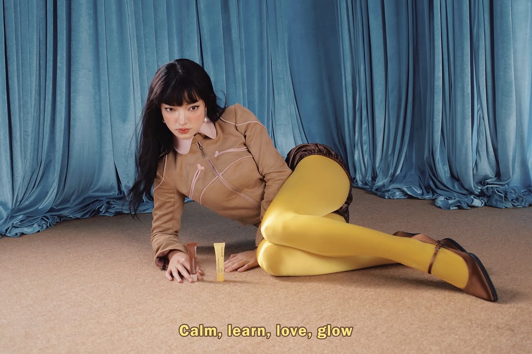 Những đôi vớ thời trang và hành trình tái định vị bản sắc cá nhân-4.jpg