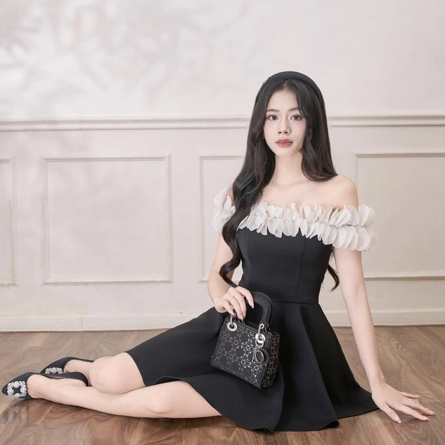 Những lý do khiến váy ngắn trở thành biểu tượng của sự tự do và nữ tính-4.webp