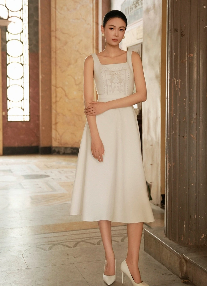 Phá vỡ giới hạn chinh phục mọi phong cách với đầm dự tiệc trắng đen-10.webp