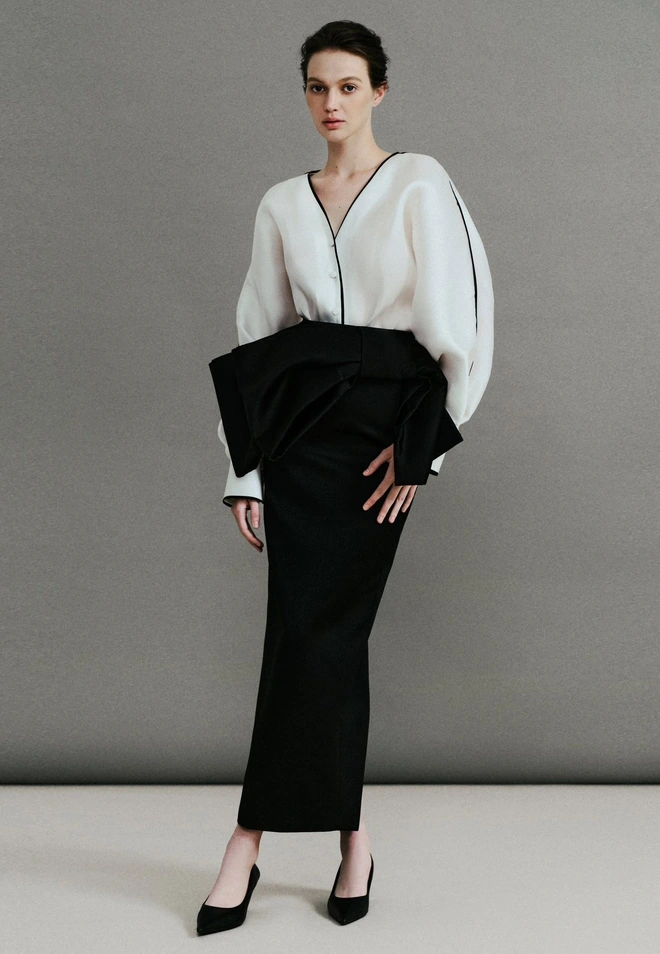 Phá vỡ giới hạn chinh phục mọi phong cách với đầm dự tiệc trắng đen-7.webp