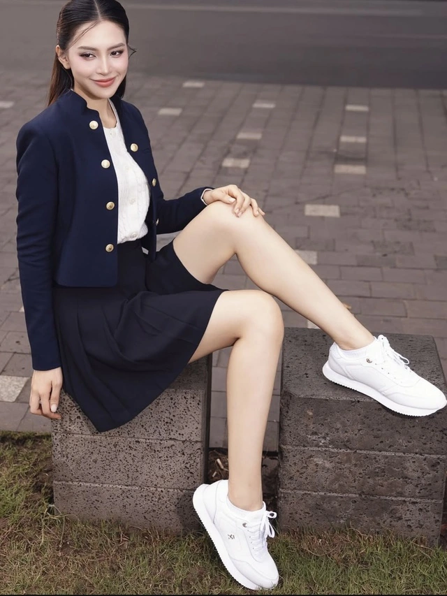 Phong cách sang trọng nhưng tinh tế với sắc xanh navy-3.webp