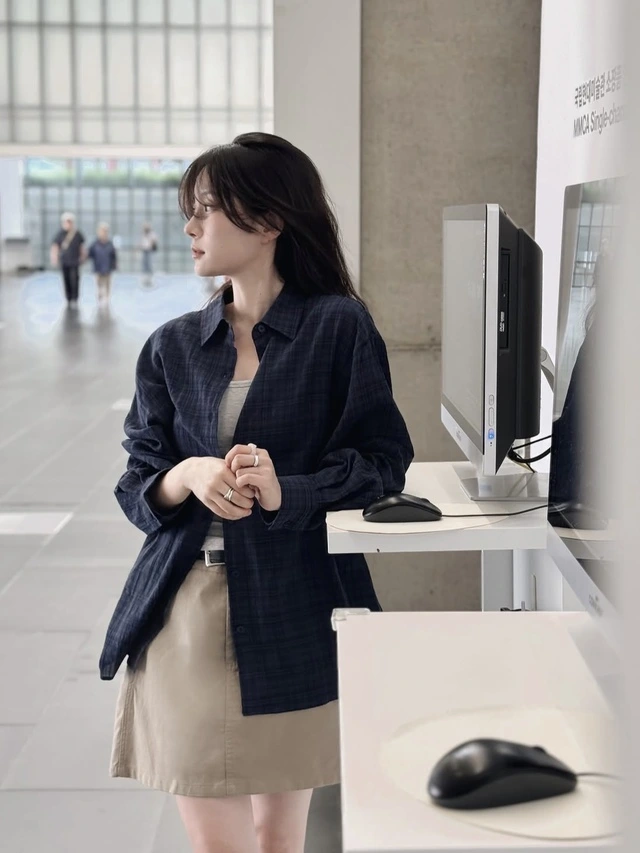 Phong cách sang trọng nhưng tinh tế với sắc xanh navy-7.webp