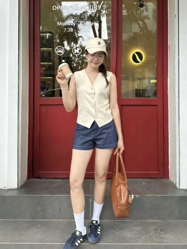 Phong cách sang trọng nhưng tinh tế với sắc xanh navy-8.webp