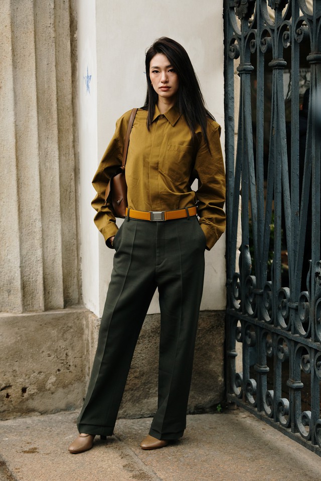 Quần tây xếp ly chinh phục phong cách đường phố mùa thu đông-1.jpg