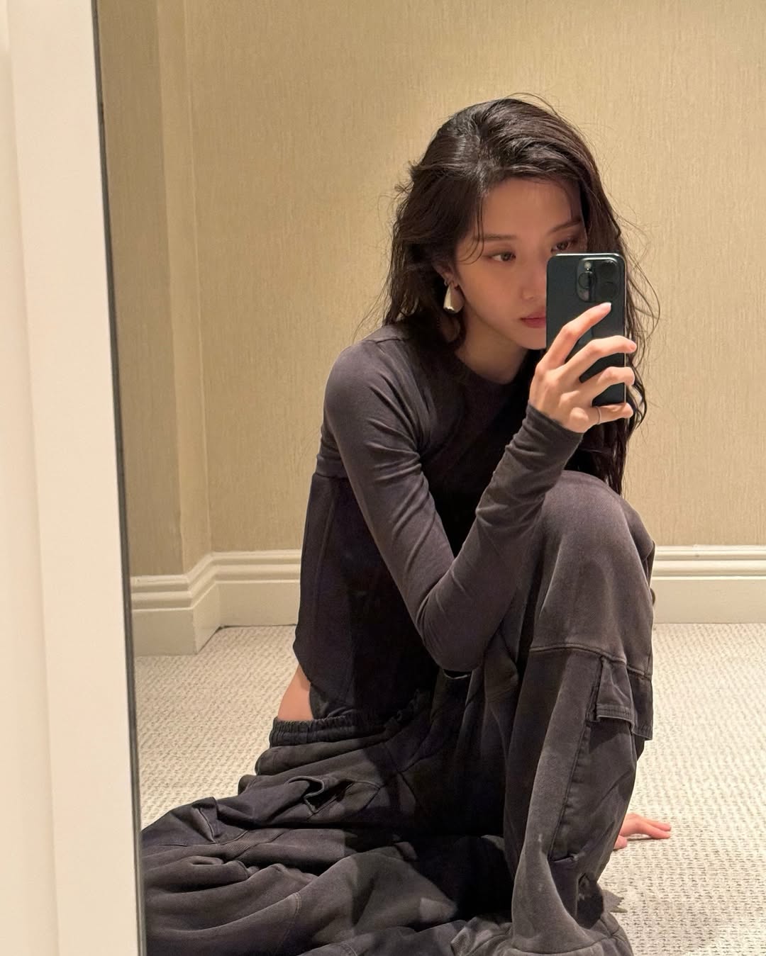 Sành điệu như nữ chính Kẻ Thù Dấu Yêu với phong cách hằng ngày đa dạng-4.jpg