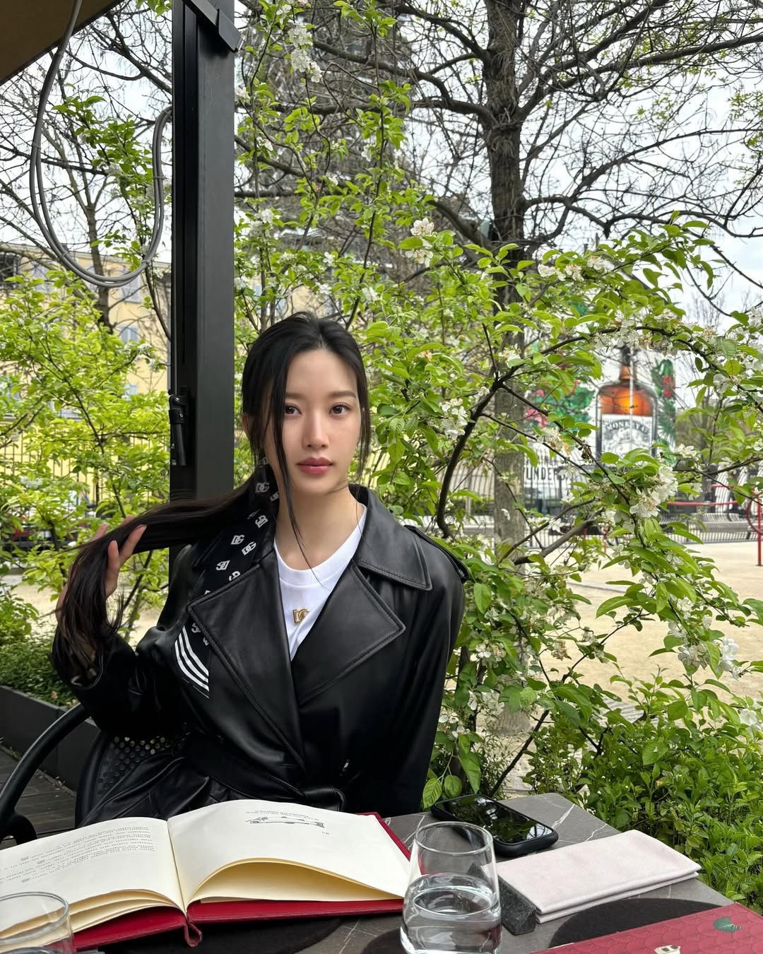 Sành điệu như nữ chính Kẻ Thù Dấu Yêu với phong cách hằng ngày đa dạng-6.jpg