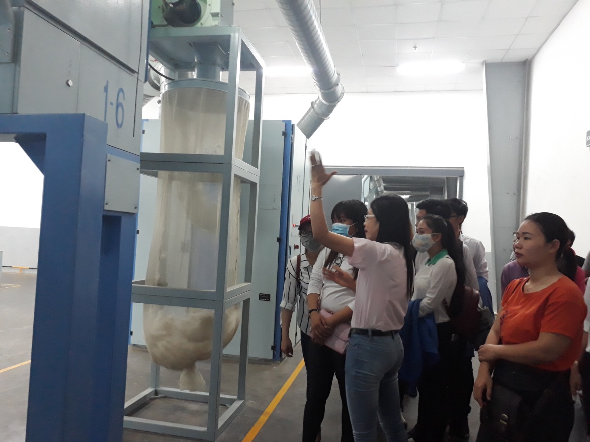 Sinh viên DLA trải nghiệm thực tế tại HuaFu-4.jpg