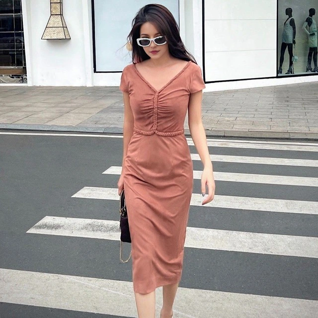 Suit váy ngắn đầm bodycon giúp nàng chiếm trọn spotlight-2.webp