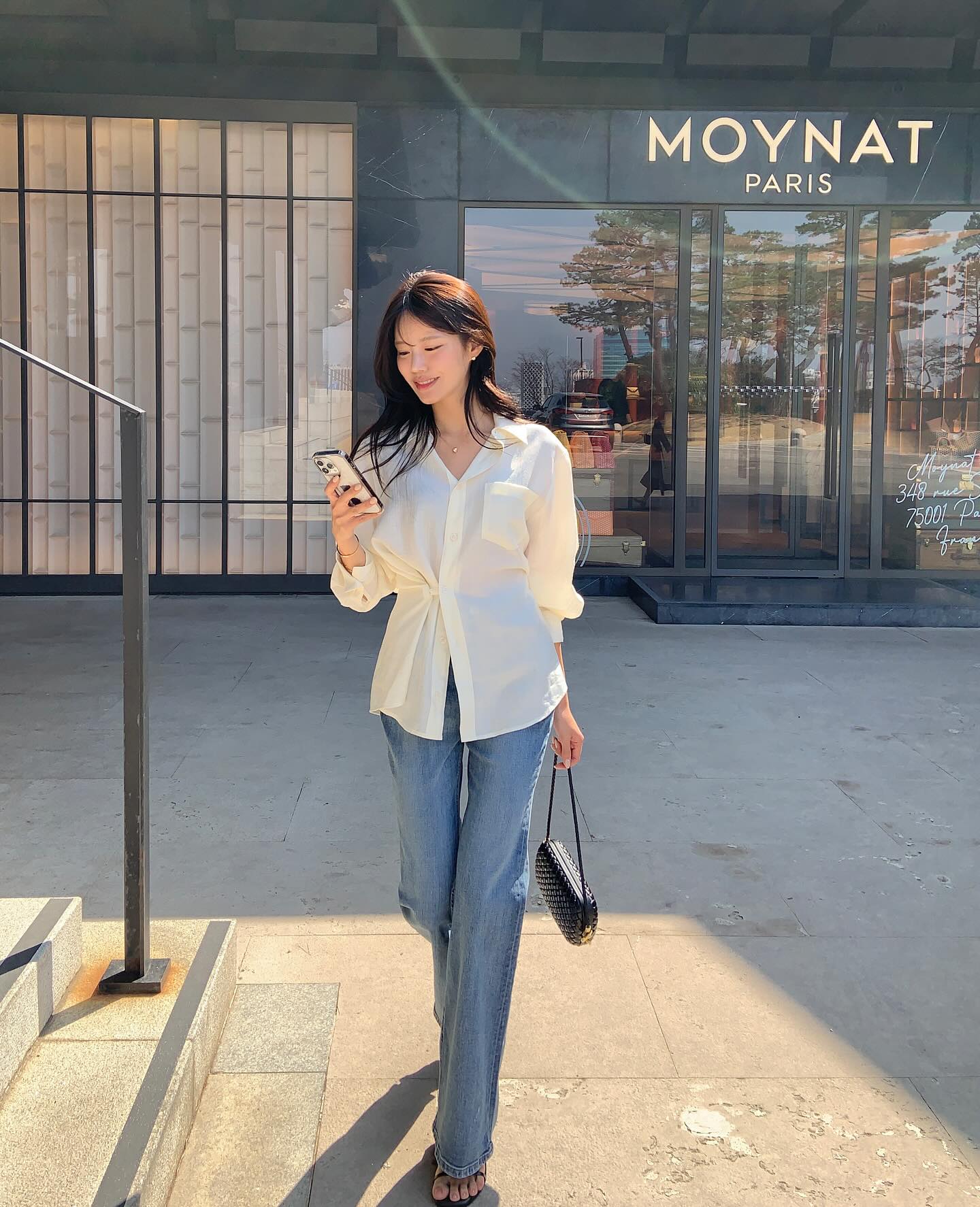 Theo đuổi phong cách tối giản bạn cần biết 10 cách mặc áo sơ mi không cầu kỳ mà vẫn tuyệt đẹp-4.jpg