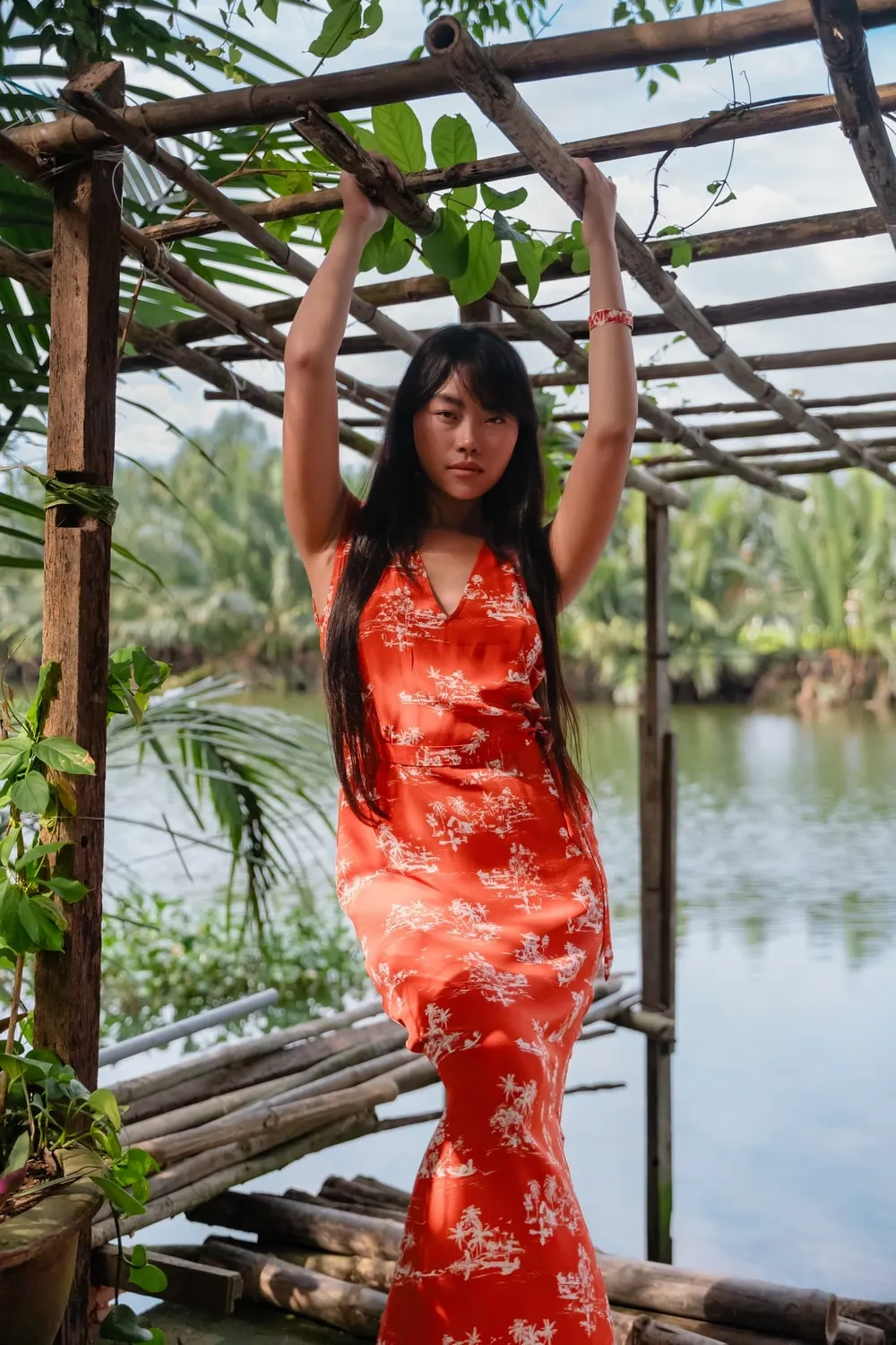 Thướt tha trong trang phục vải lụa đến từ 6 local brand Việt-2.webp
