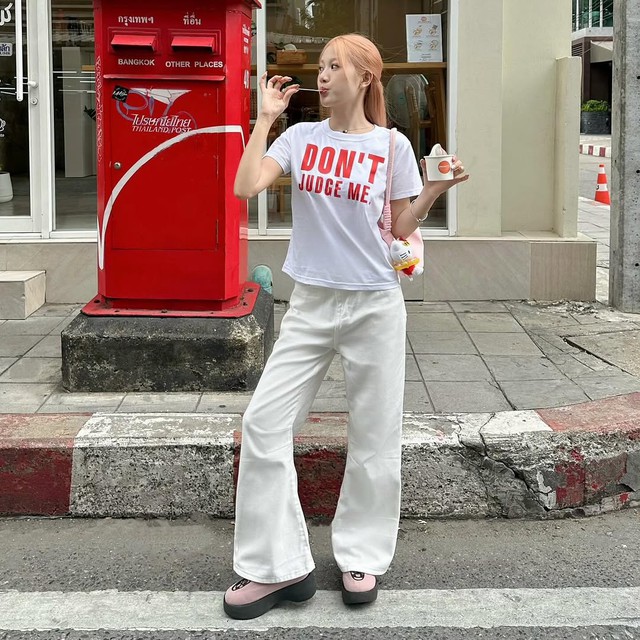 Tôn dáng đầy cá tính với quần ống loe-1.jpg