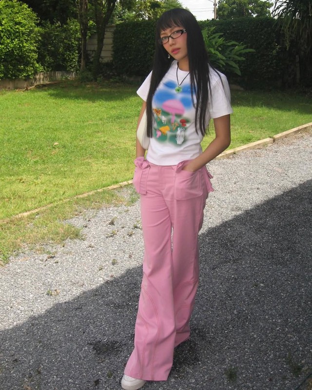 Tôn dáng đầy cá tính với quần ống loe-2.jpg