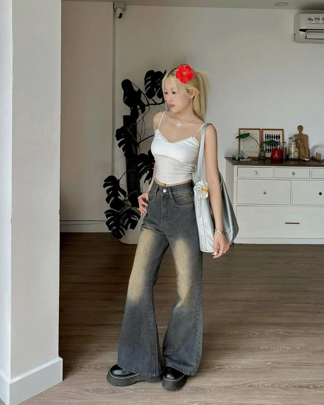 Tôn dáng đầy cá tính với quần ống loe-5.webp