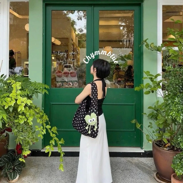 Trang phục chấm bi giúp nàng trở thành tâm điểm mọi ánh nhìn-8.webp