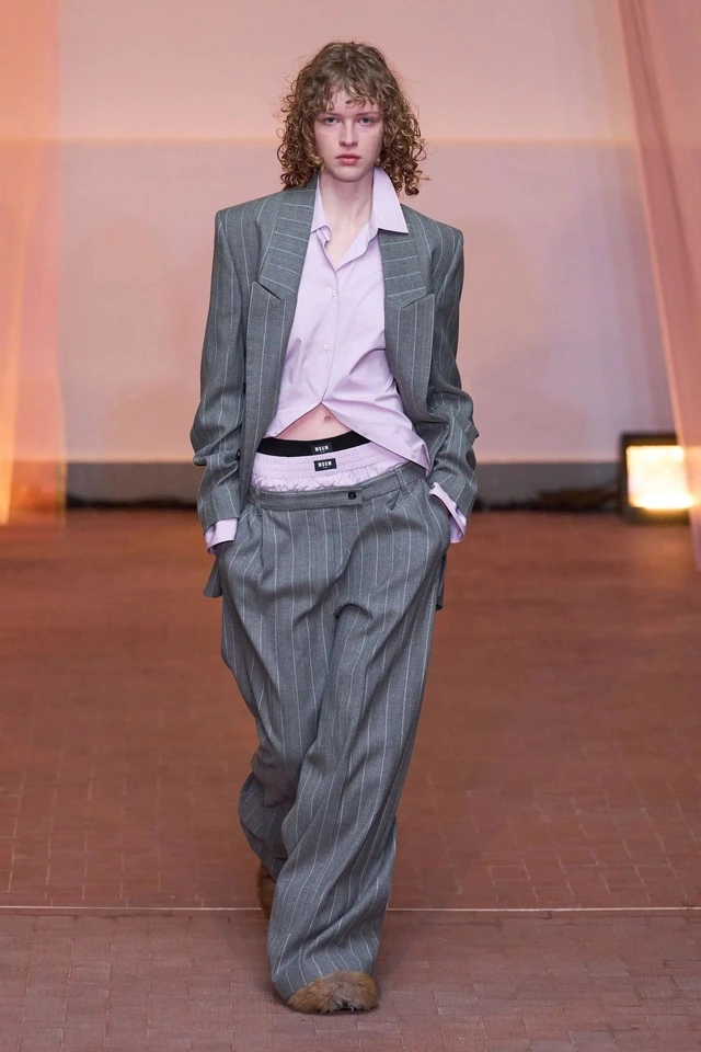 Trang phục thanh lịch theo những tông màu tươi sáng và tinh tế-4.webp