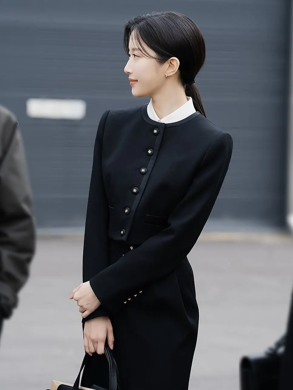 Tủ đồ công sở thanh lịch của Moon Ga Young trong Law and the City-6.webp