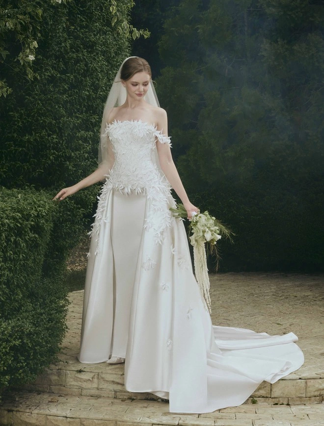 Váy cưới lãng mạn cho quý cô hiện đại mùa thu 2025-10.webp