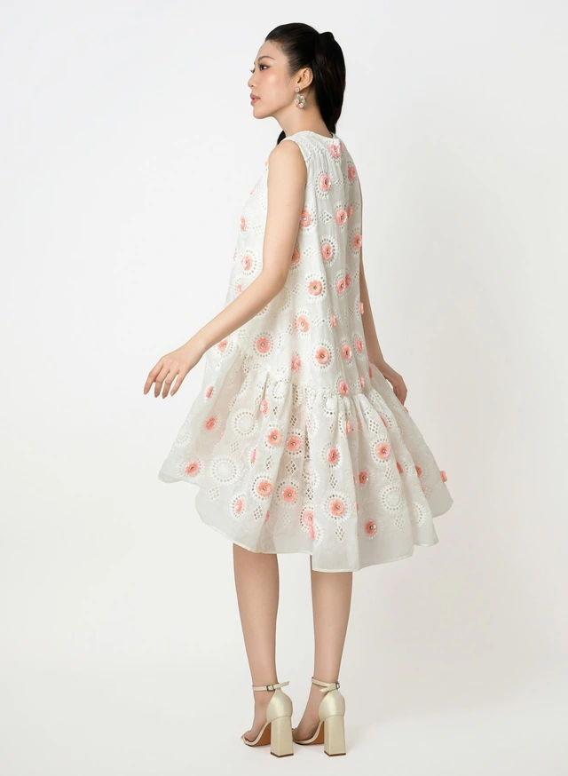 Váy midi tuy đơn giản nhưng lại đẹp xuất sắc đáng sắm nhất mùa này-8.webp