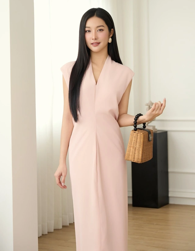 Váy midi tuy giản đơn nhưng lại đẹp quá xuất sắc-2.webp