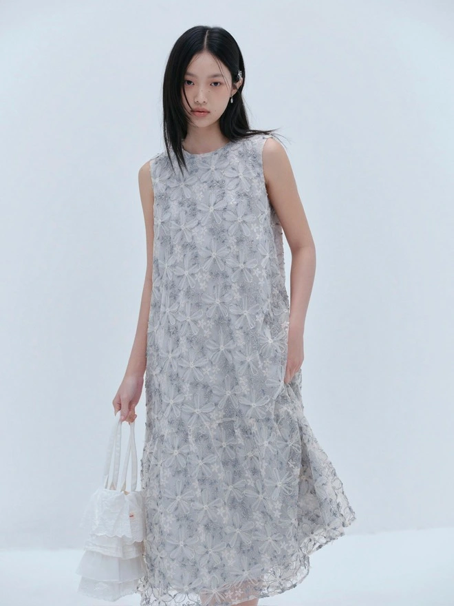 Váy suông thanh lịch và tôn dáng thướt tha nhìn thấy là yêu-9.webp