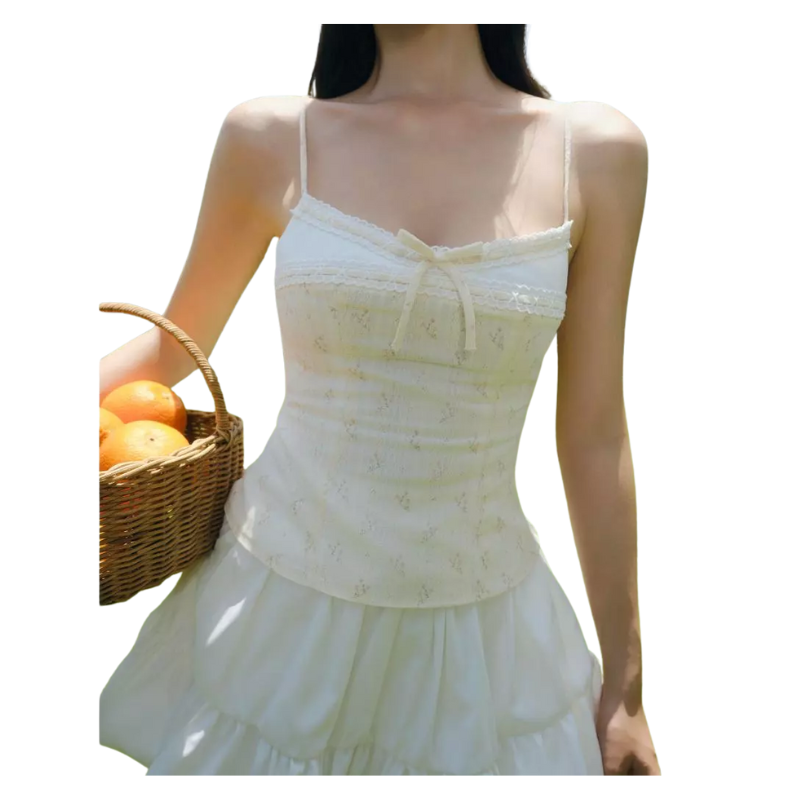 Vẻ đẹp phóng khoáng không gắng gượng của những chiếc áo cami mùa Hè-7.png