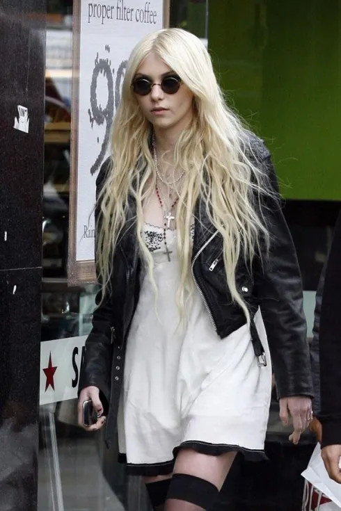 Xu hướng thời trang Grunge Di sản của thập niên 90-4.webp